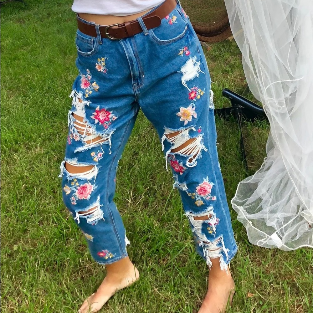 American Eagle Flower Mom Jeans